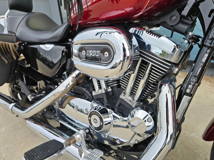 2015 HARLEY-DAVIDSON XL1200C 1200 CUSTOM Red