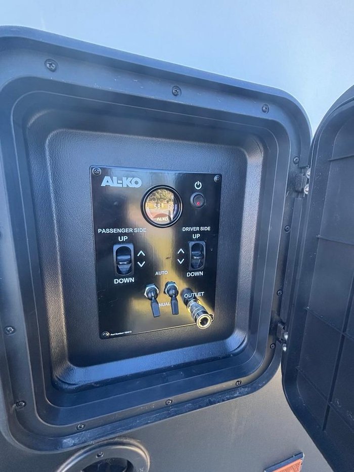 2025 Royal Flair Raptor