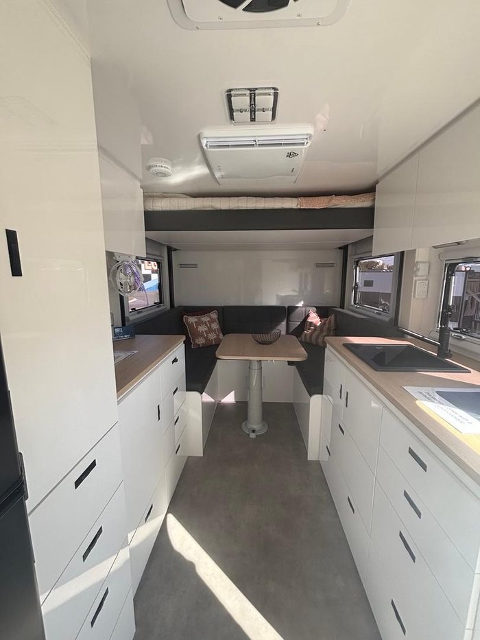 2025 Royal Flair Raptor