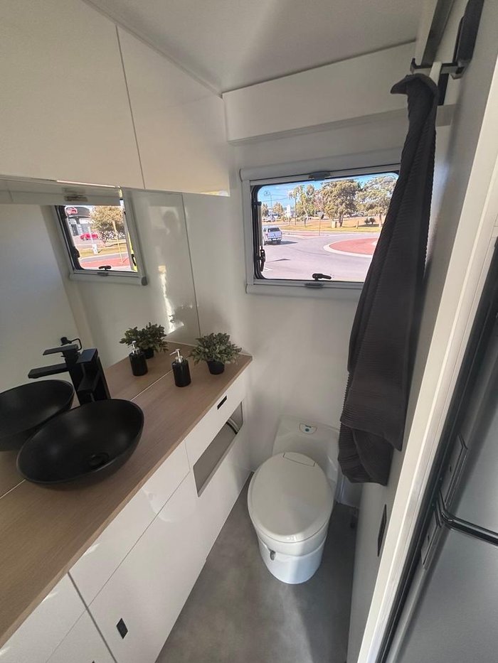 2025 Royal Flair Raptor