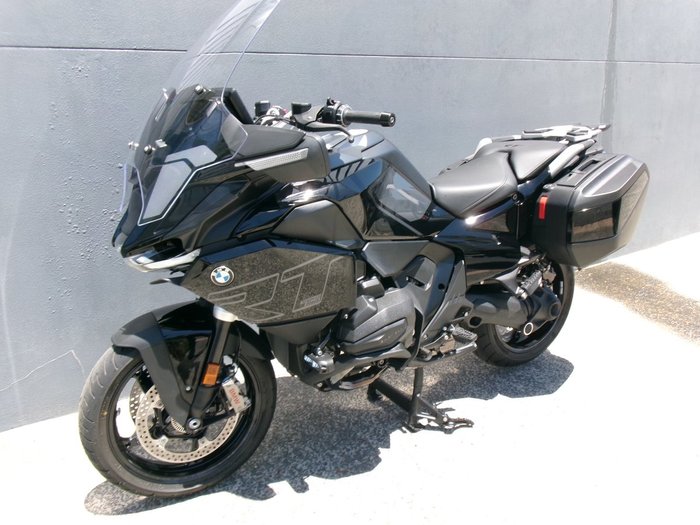 2026 BMW Motorrad R 1300 RT TRIPLE BLACK BLACK STORM METALLIC