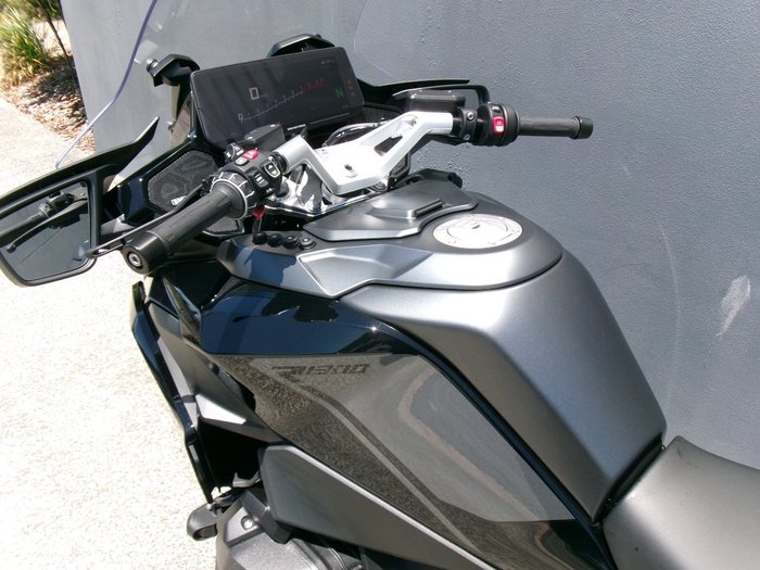 2026 BMW Motorrad R 1300 RT TRIPLE BLACK BLACK STORM METALLIC