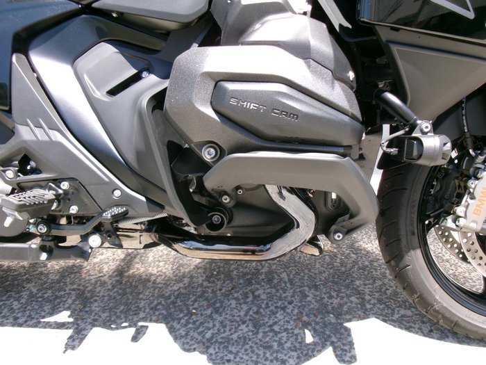 2026 BMW Motorrad R 1300 RT TRIPLE BLACK BLACK STORM METALLIC