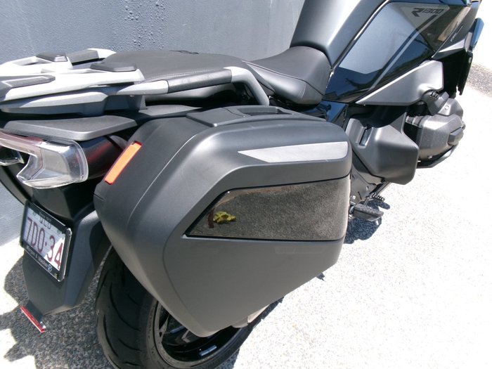 2026 BMW Motorrad R 1300 RT TRIPLE BLACK BLACK STORM METALLIC