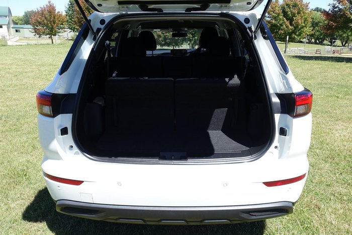 2022 Mitsubishi Outlander ES ZM MY23 White