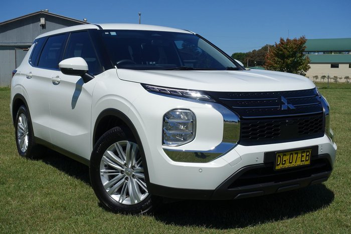 2022 Mitsubishi Outlander ES ZM MY23 White