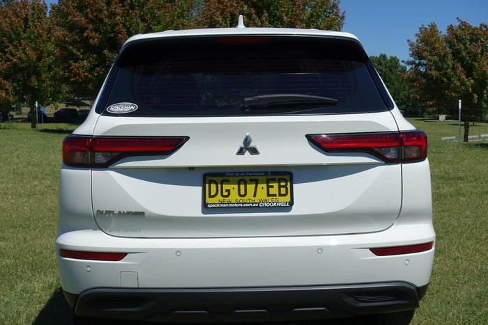 2022 Mitsubishi Outlander ES ZM MY23 White