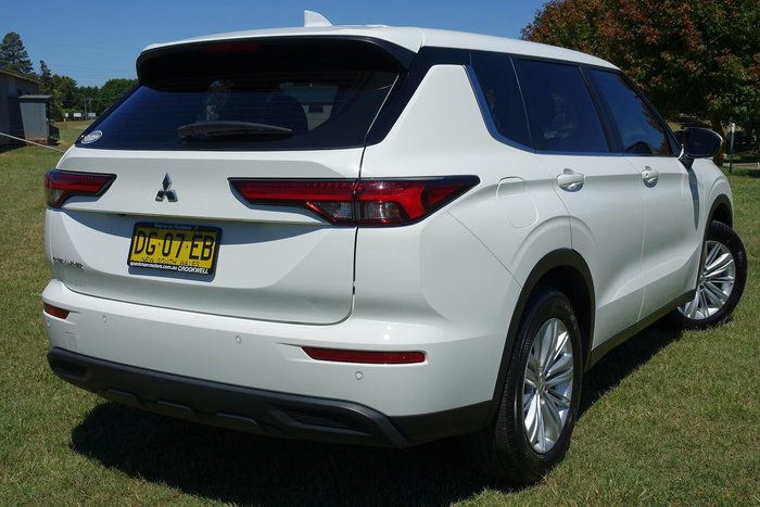 2022 Mitsubishi Outlander ES ZM MY23 White