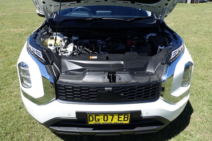 2022 Mitsubishi Outlander ES ZM MY23 White