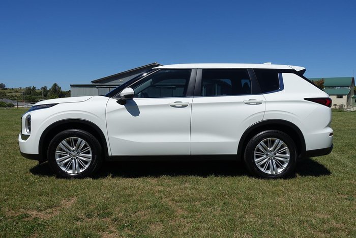2022 Mitsubishi Outlander ES ZM MY23 White