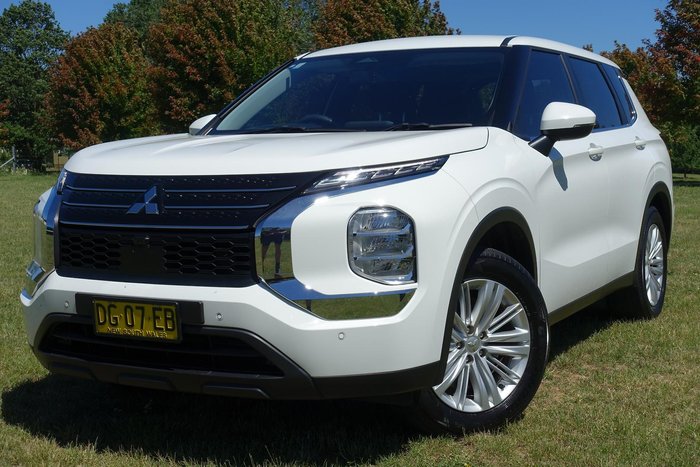 2022 Mitsubishi Outlander ES ZM MY23 White