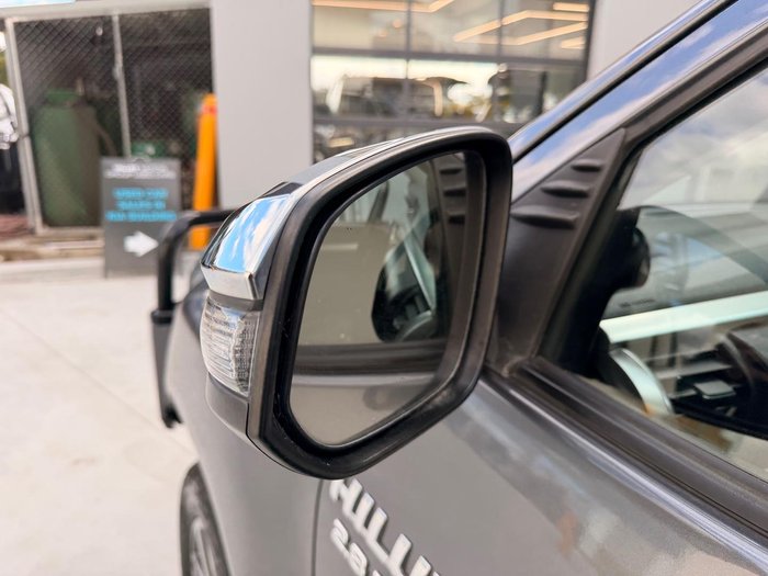 2017 Toyota Hilux SR5