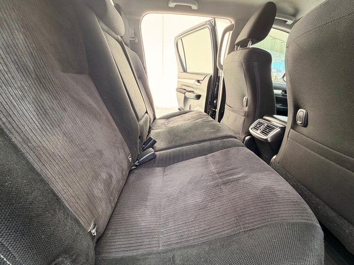 2017 Toyota Hilux SR5