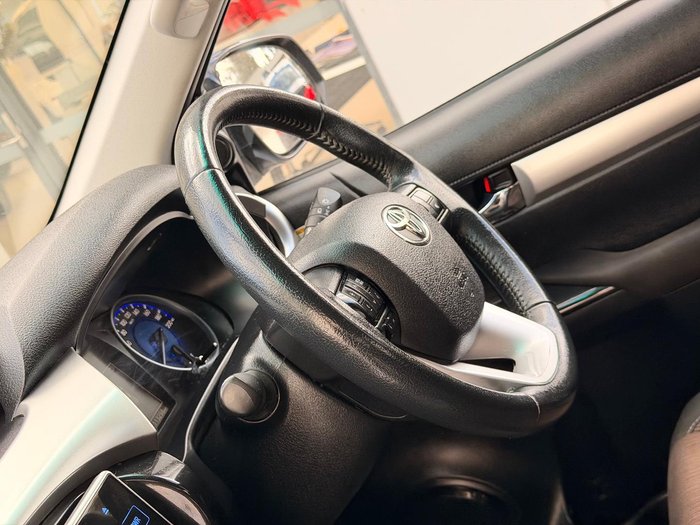 2017 Toyota Hilux SR5