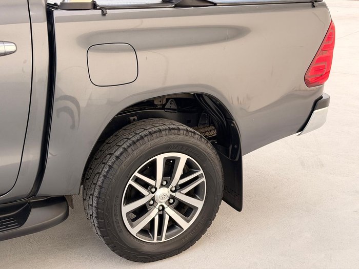2017 Toyota Hilux SR5