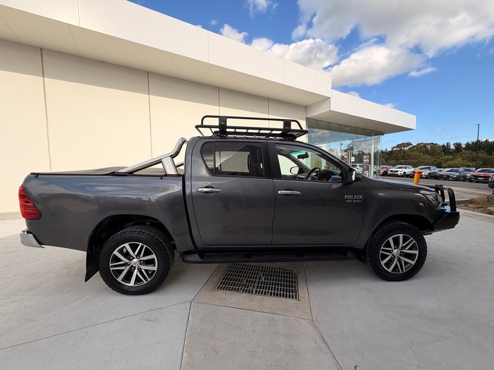2017 Toyota Hilux SR5