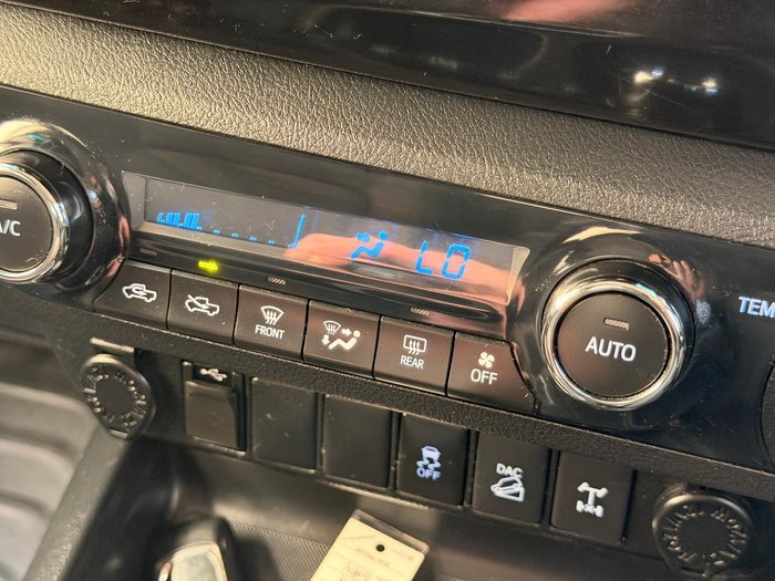 2017 Toyota Hilux SR5