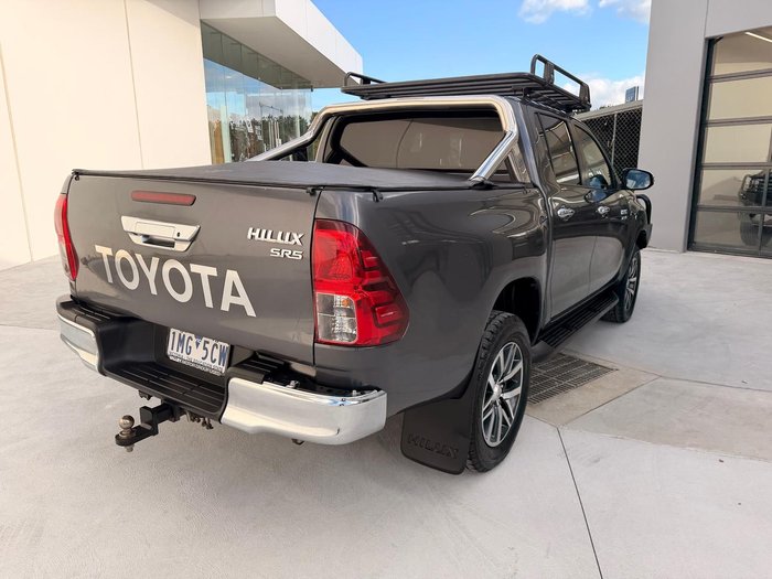 2017 Toyota Hilux SR5