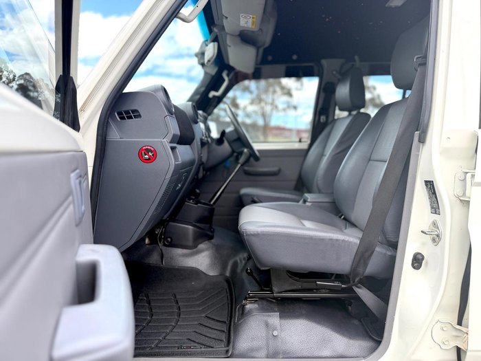 2018 Toyota Landcruiser Workmate VDJ79R 4X4 Dual Range French Vanilla