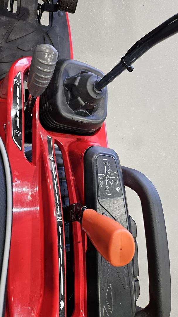 2025 Massey Ferguson 1Gc.25 Red