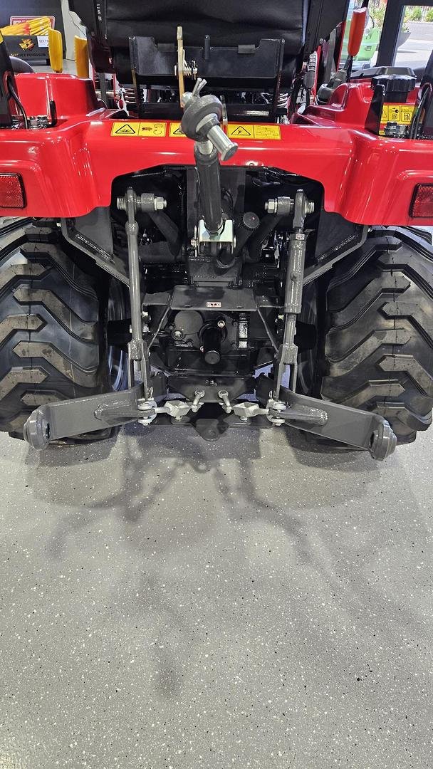 2025 Massey Ferguson 1Gc.25 Red