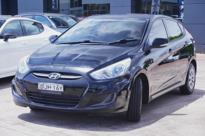 2016 Hyundai Accent Active