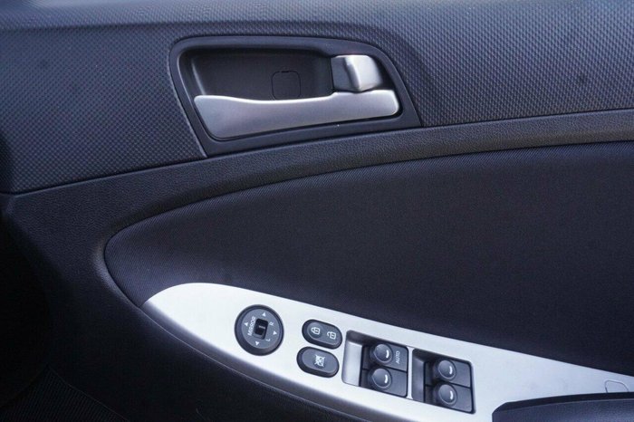 2016 Hyundai Accent Active