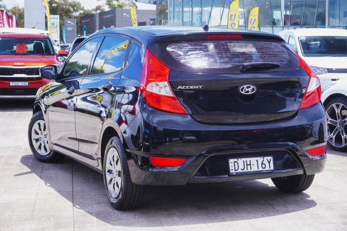 2016 Hyundai Accent Active