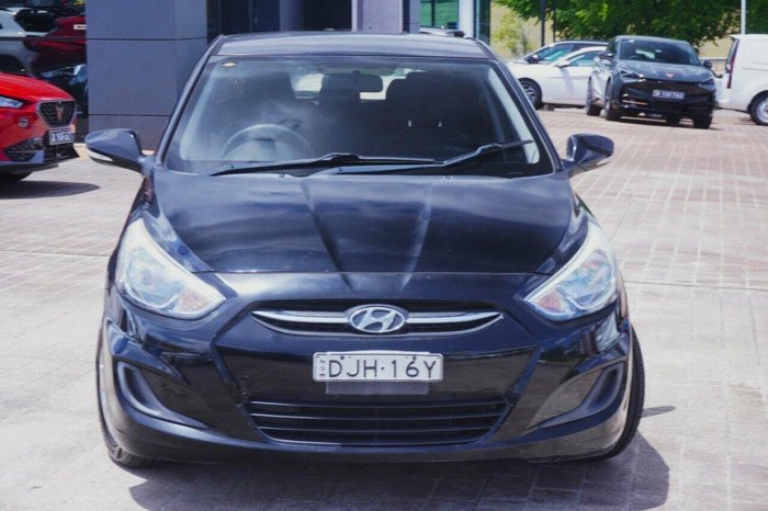 2016 Hyundai Accent Active