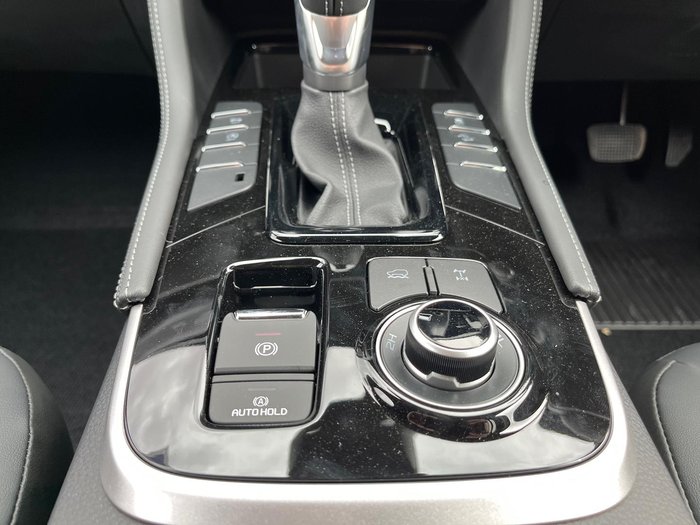 2025 Isuzu MU-X LS-T