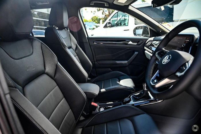 2025 Volkswagen T-Roc 140TSI R-Line