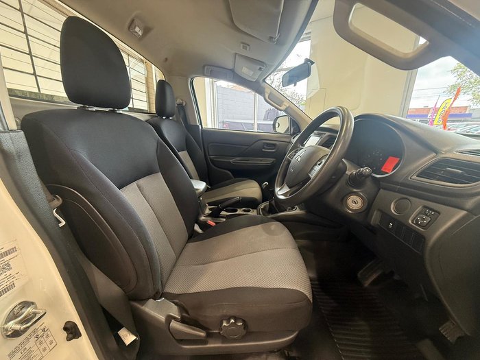 2019 Mitsubishi Triton GLX