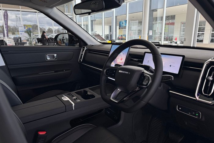 2025 Jaecoo J7 SHS Track