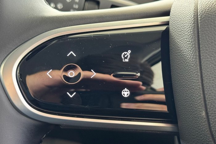 2025 Jaecoo J7 SHS Track