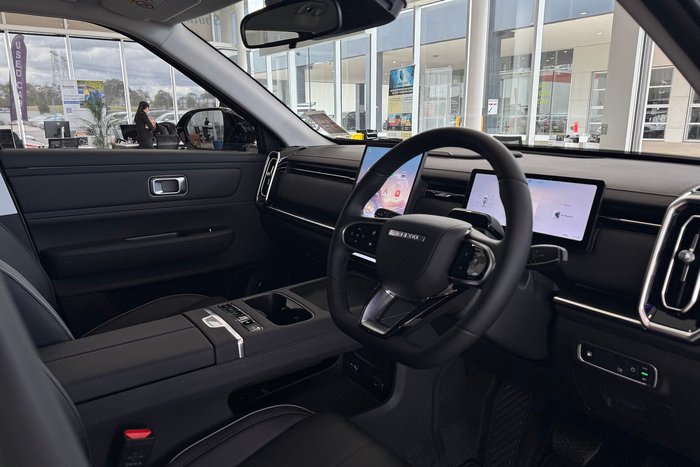 2025 Jaecoo J7 SHS Track