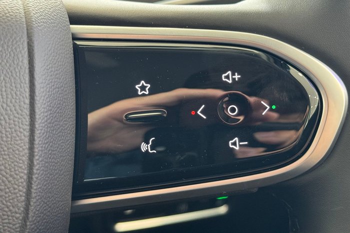 2025 Jaecoo J7 SHS Track