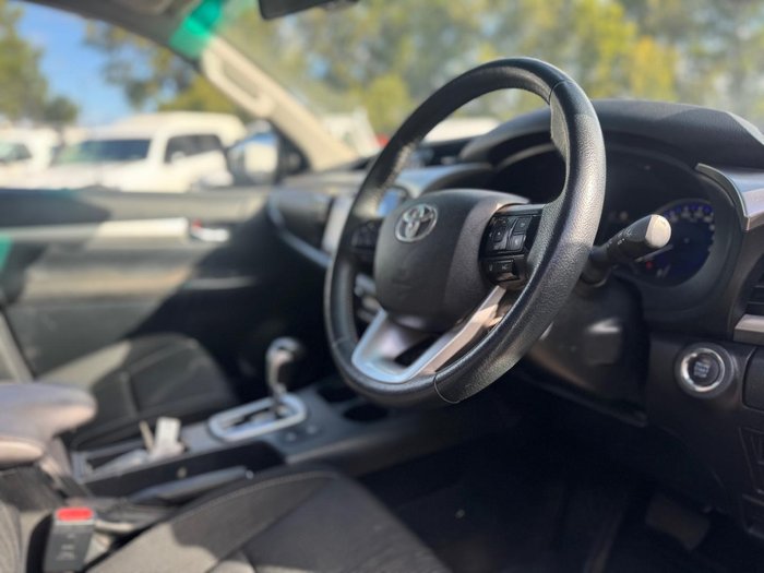 2020 Toyota Hilux SR5