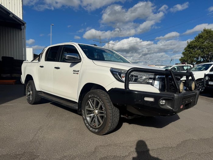 2020 Toyota Hilux SR5