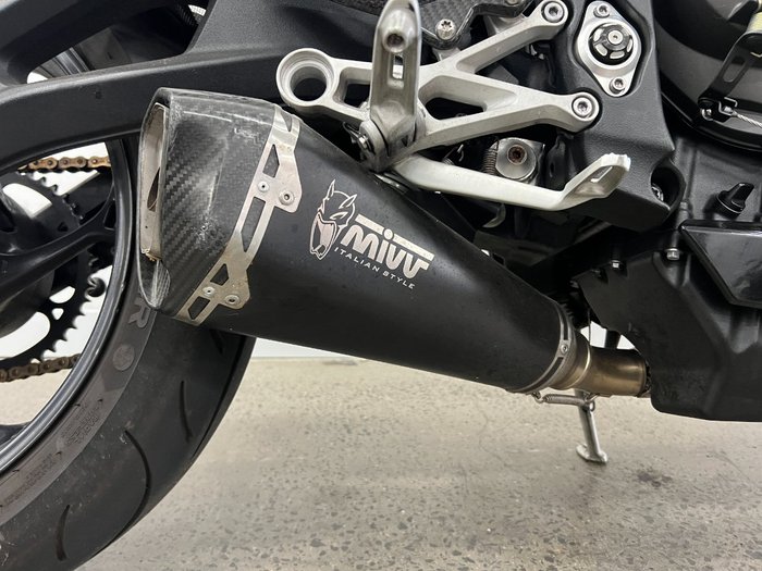 2018 Triumph STREET TRIPLE S 660 LAMS Black