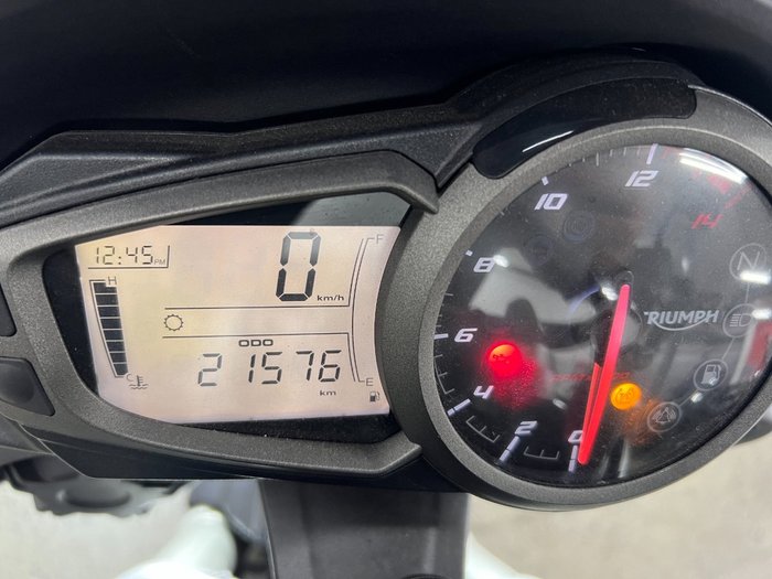 2018 Triumph STREET TRIPLE S 660 LAMS Black