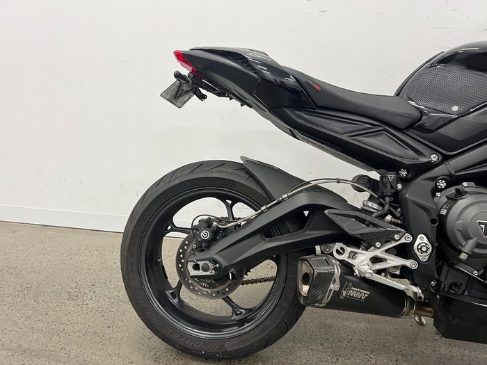 2018 Triumph STREET TRIPLE S 660 LAMS Black