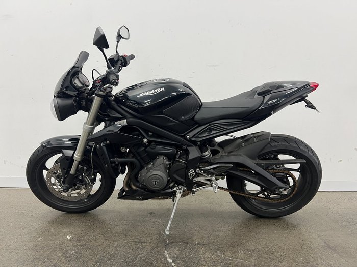 2018 Triumph STREET TRIPLE S 660 LAMS Black