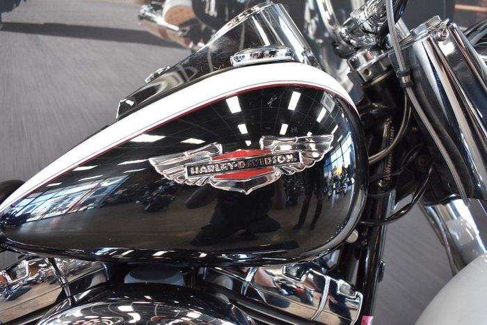 2005 Harley-davidson FLSTN SOFTAIL DELUXE BLACK