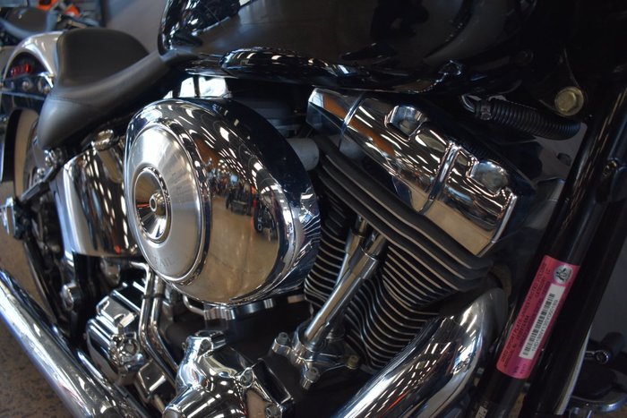 2005 Harley-davidson FLSTN SOFTAIL DELUXE BLACK