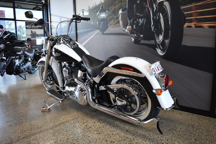 2005 Harley-davidson FLSTN SOFTAIL DELUXE BLACK