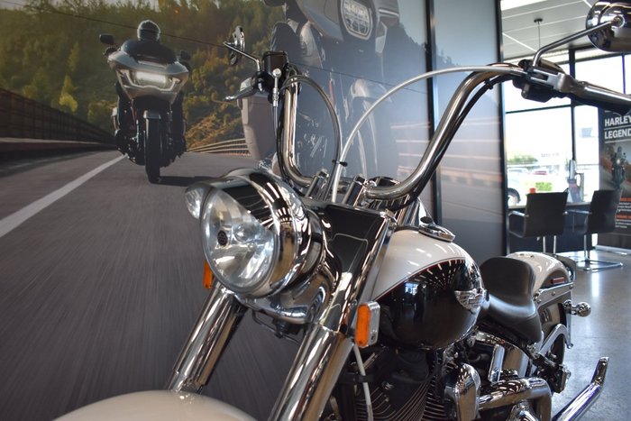 2005 Harley-davidson FLSTN SOFTAIL DELUXE BLACK