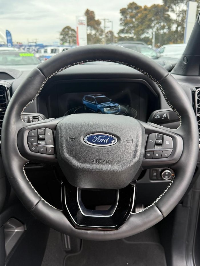 2025 Ford Everest Platinum