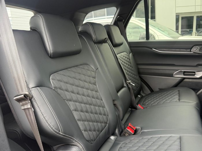 2025 Ford Everest Platinum