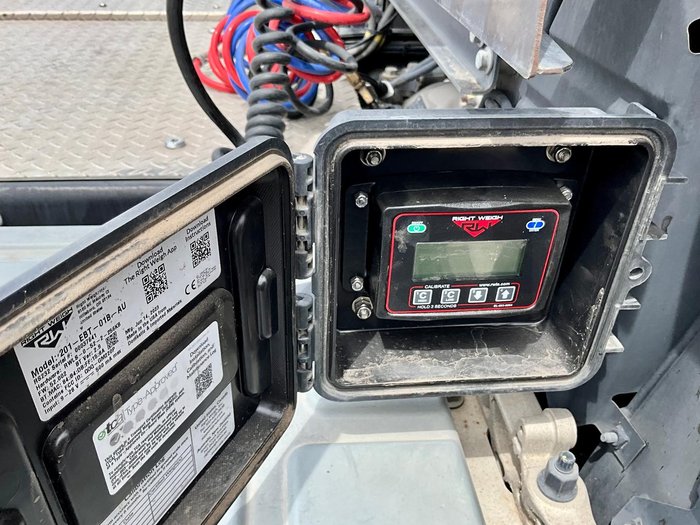 2023 UD Quon 460 Only 32329Klm 1505 Hours Suit New Byer $145500+Gst UD QUON 460 SINGLE DRIVE WHITE