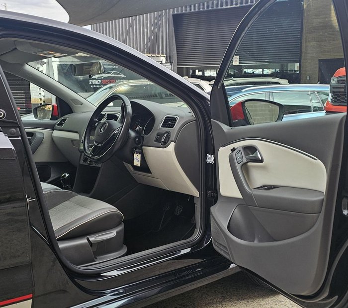 2016 Volkswagen Polo 81TSI beats 6R MY17 Deep Black